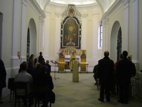 Liturgie v chrámě sv. Jana Křtitele ve Slavkově dne 9. 1. 2005.   Foto: M. Hrodek